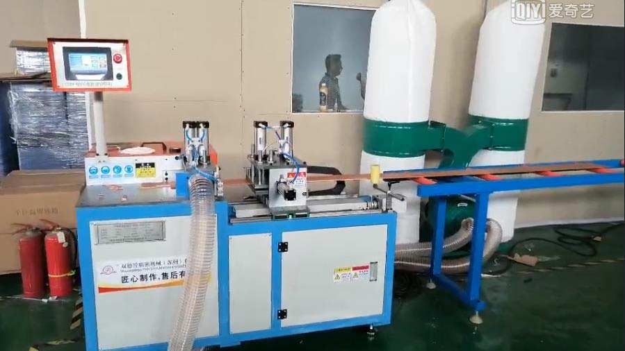 全自動(dòng)銅料切割機(jī)-1